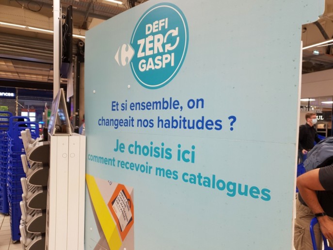 Tracts : Carrefour arrête le papier à Paris et Lyon